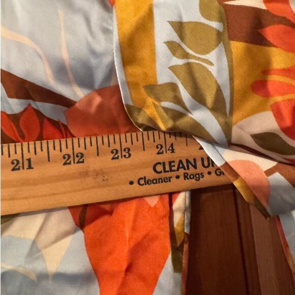 Colorful Floral Button-Up Blouse - Picture 6 of 7